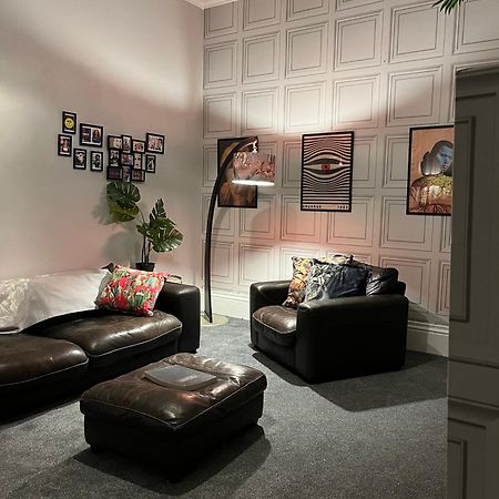 Large Mach Apartment At Pen Y Coed Hall Долгеллау Экстерьер фото