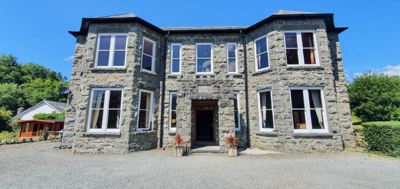 Large Mach Apartment At Pen Y Coed Hall Долгеллау Экстерьер фото